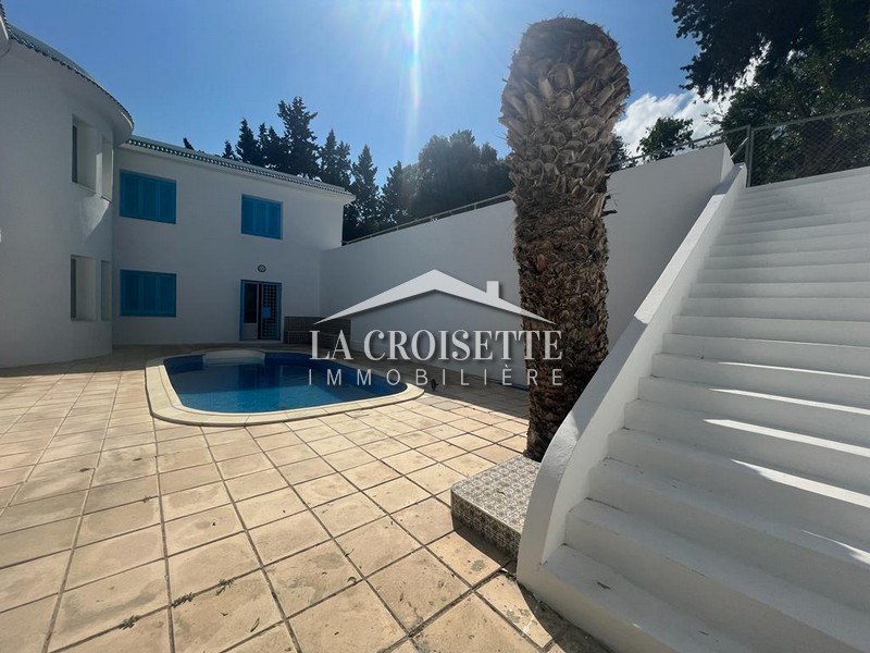 Villa avec piscine S+4 vue sur mer à Gammarth